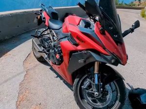 SUZUKI GSXS-1000 GT PARFAIT ÉTAT