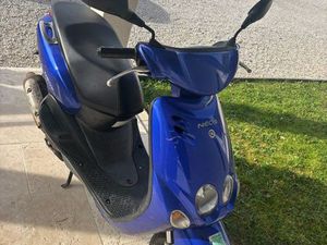YAMAHA NEO’S 50 – 2014 – 18 000 KM – BON ÉTAT – CASQUE + GANTS – LOUHANS