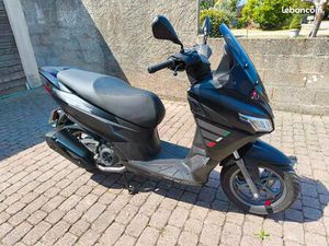 SCOOTER APRILIA 50 SXR