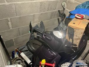 VEND SCOOTER PEUGEOT