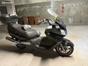 MOTO SUZUKI