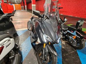 YAMAHA TMAX DX 530