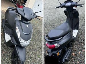 SCOOTER PEUGEOT KISBEE NOIR 4T