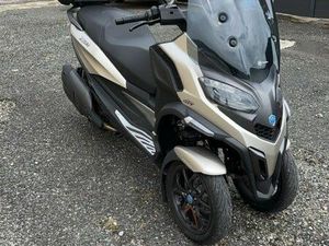 SCOOTER PIAGGIO MP3 530