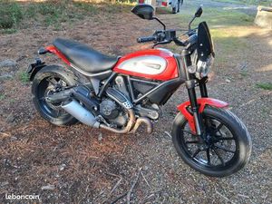 DUCATI SCRAMBLER 800 ICON