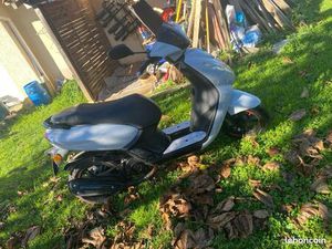 VEND SCOOTER PEUGEOT KISBEE DE 2021
