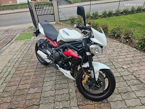 TRIUMPH STREET TRIPLE 675 R ABS