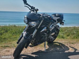 TRIUMPH STREET TRIPLE 765 RS