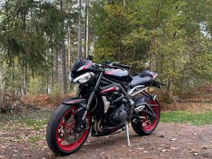 TRIUMPH STREET TRIPLE 765 RS