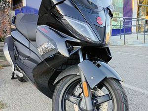 VENDS SCOOTER MALAGUTI MADISON 300