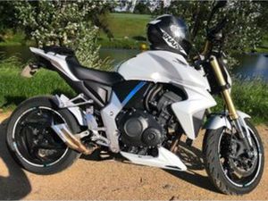 VEND CB1000R 2012 5800EUROS À DÉBATTRE DEVANT LA MOTO