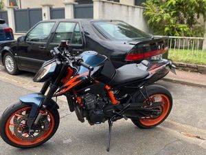 KTM 890 DUKE R