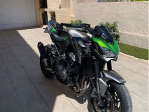 KAWASAKI Z900