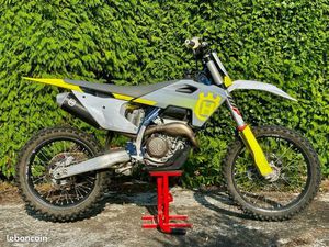 HUSQVARNA FC250
