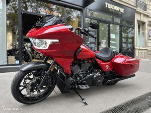 HARLEY DAVIDSON TOURING ROAD GLIDE CVO ST 121CI AVEC DR JEKYLL 1977 CM3