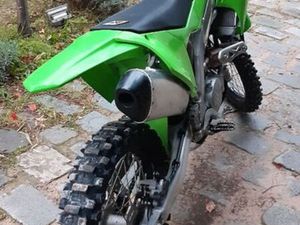 VENDS MOTO KAWASAKI 250