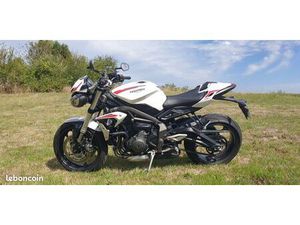 TRIUMPH STREET TRIPLE 660 S