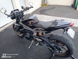 TRIUMPH STREET TRIPLE 765 RS CARBON BLACK