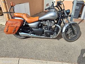 RARE SUPERBE TRIUMPH THUNDERBIRD 1700 STORM