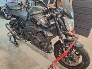YAMAHA FZ1 SUPER ACCESSORIATA