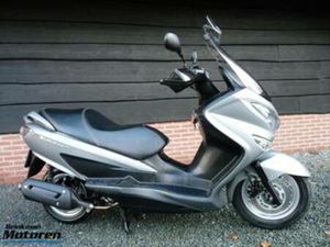 ZEER NETTE AN 200 BURGMAN ABS / UH 200 — MOTOREN | SUZUKI — MARKTPLAATS