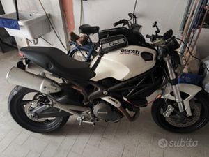 DUCATI MONSTER 696 PLUS