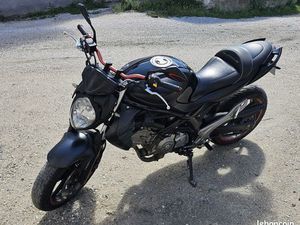 SUZUKI GLADIUS 650 A2