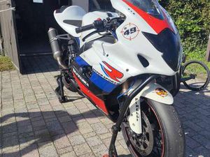 SUZUKI GSX-R 1000 TARGATA ALLESTIMENTO PISTA BIANCO