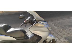 SCOOTER MAJESTIC 400