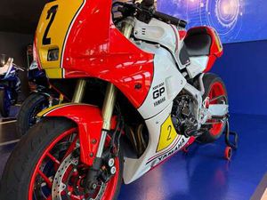 YAMAHA XSR 900 RACER PACK – XSR900GP – LEGEND RED BIANCO