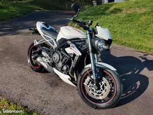 TRIUMPH STREET TRIPLE 765 RS