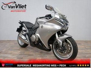 LEUKE HONDA VFR 1200 F BJ 2010 KOOPJE.! — MOTOREN | HONDA — MARKTPLAATS
