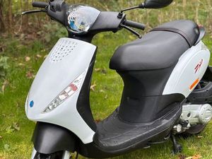 SCOOTER PIAGGIO ZIP 50 CM3-3760KM- EXCELLENT ÉTAT