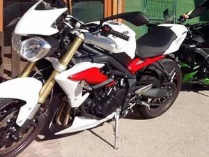 TRIUMPH - STREET TRIPLE