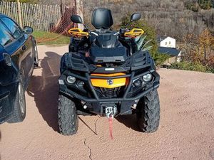 QUAD CAN AM OUTLANDER