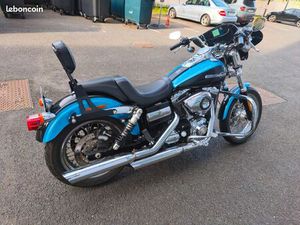 HARLEY DAVIDSON DYNA ■MOTO BICHONNÉE, TOUJOURS ST