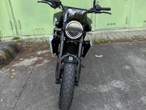 HUSQVARNA SVARTPILEN 801 (TEMPOMAT, HEIZGRIFFE) 9/2026 GARANTIE