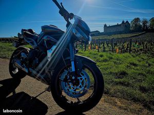 TRIUMPH STREET TRIPLE 765RS