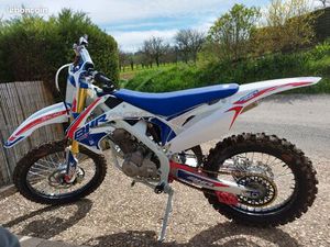 MOTO CROSS BHR ■VENDU CAR MANQUE DE TEMPS POUR L'UTILISER ■NÉGOCIABLE DANS LA LIMITE DU RAISONNABLE