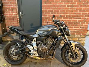 ② YAMAHA MT07 VOL VERMOGEN