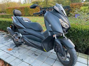 ② YAMAHA X MAX 125 CC 5100KM