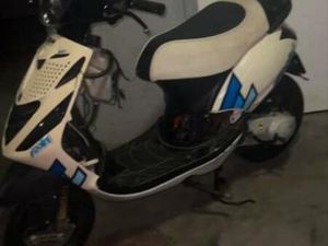 PIAGGIO ZIP 2T - 2STROKE - SCOOTER — SCOOTERS | PIAGGIO — MARKTPLAATS