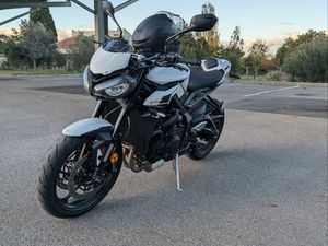 STREET TRIPLE