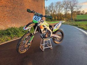 ② KAWASAKI KXF250 2010