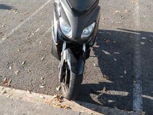 YAMAHA - X MAX