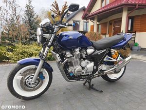 YAMAHA XJR