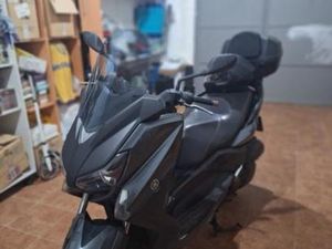 YAMAHA - XMAX