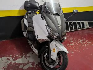 YAMAHA TMAX 530