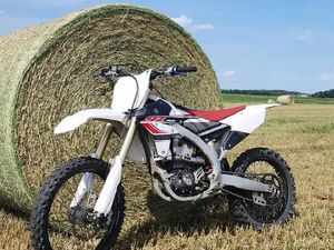YAMAHA YZ450F