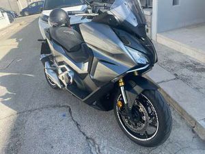 HONDA FORZA 750 GRIGIO